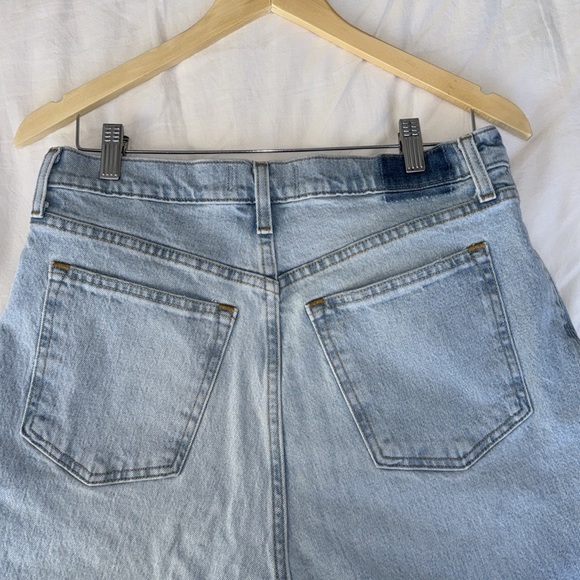 Abercrombie & Fitch - Curve Love Ultra High Rise 90s Straight Jean - Picture 2 of 5